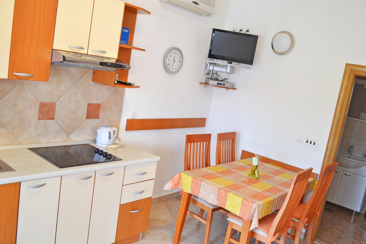Apartments Milka Vodice Exteriör bild