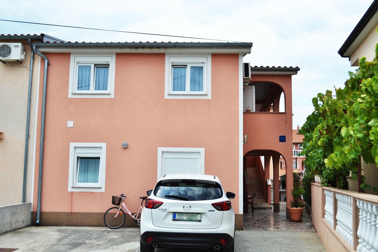 Apartments Milka Vodice Exteriör bild